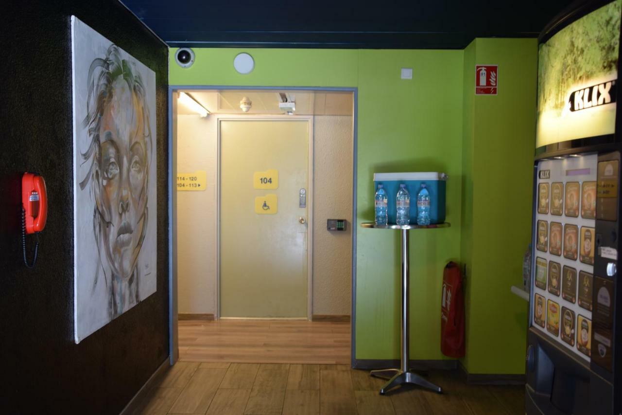 Design Booking Villeneuve-le-Roi Exterior photo